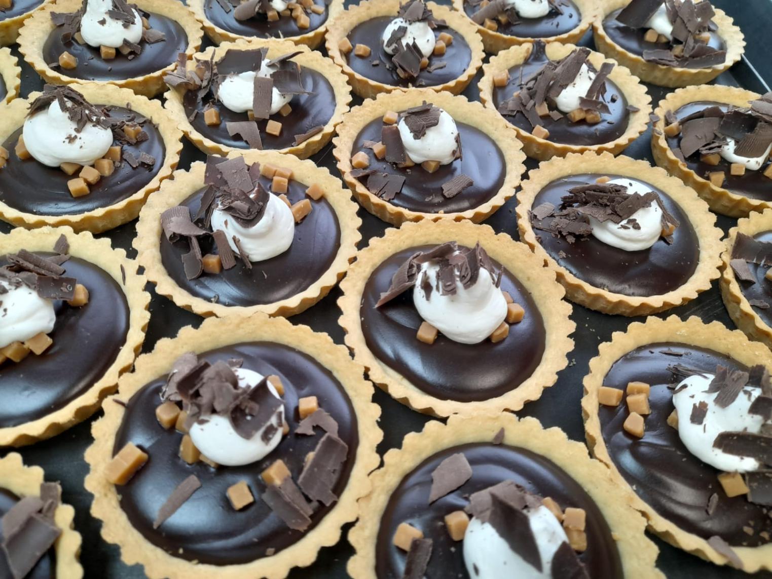 many chocolate cupcakes